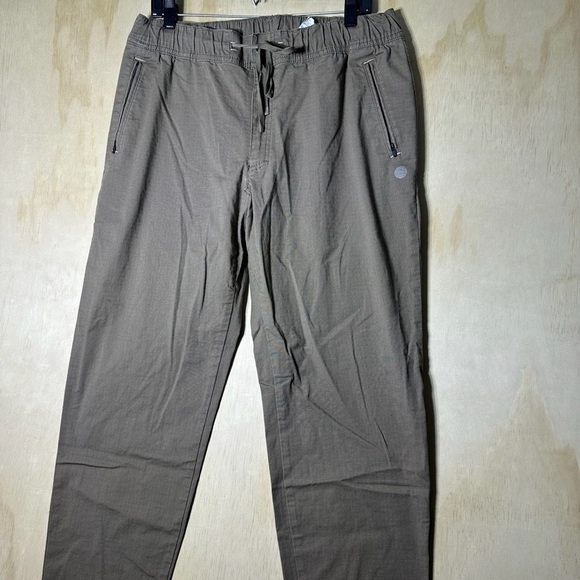 L.L. Bean Explorer Ripstop Pants, Comfort Waist, Standard Fit, Tapered Leg XL - Picture 3 of 11